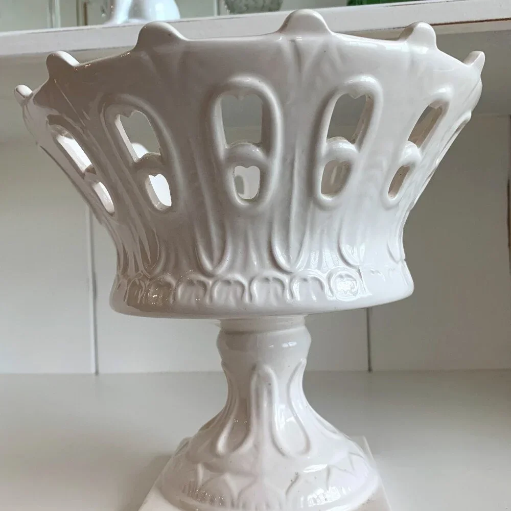 White Basket Weave Fruit Bowl/Center Piece/Plant Holder Vintage Porcelain